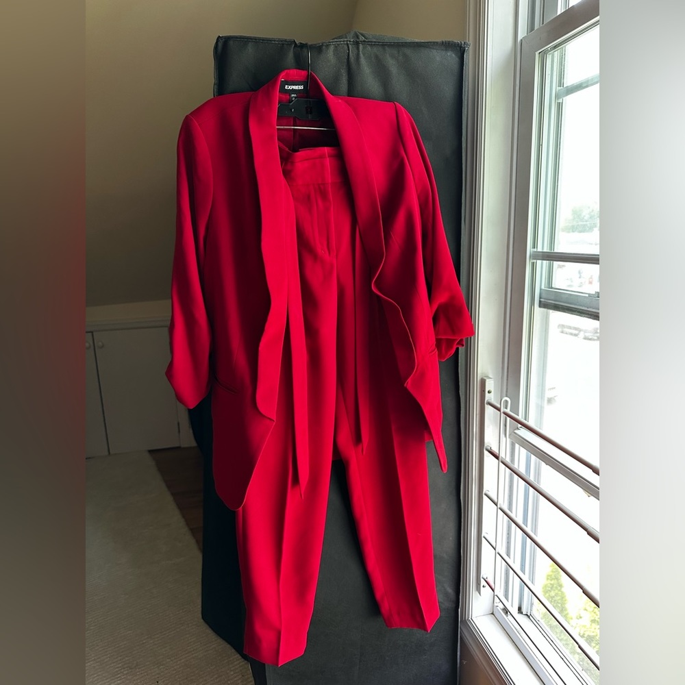 Express - XS, red set.